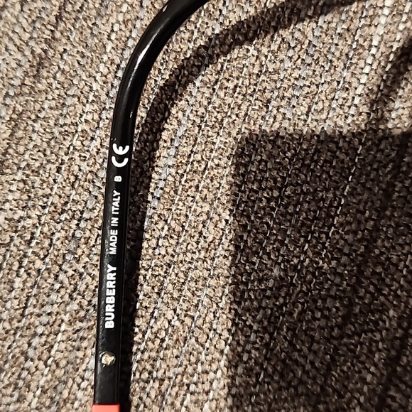 Burberry Sunglasses - Picture 4 of 4